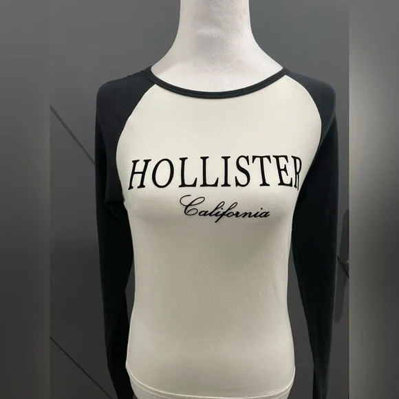 Hollister Black and White Raglan Top - Picture 2 of 10